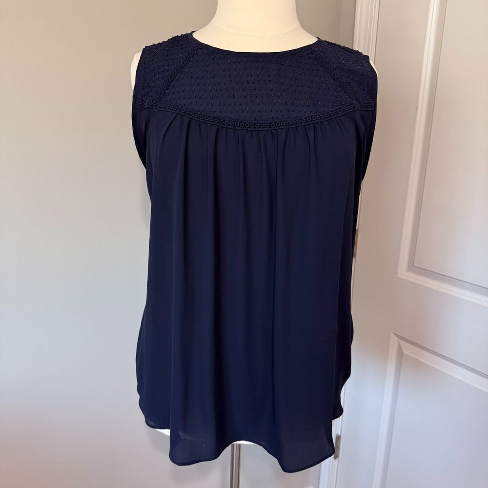 LOFT Plus Navy Sleeveless Multimedia Blouse – Size 16/18